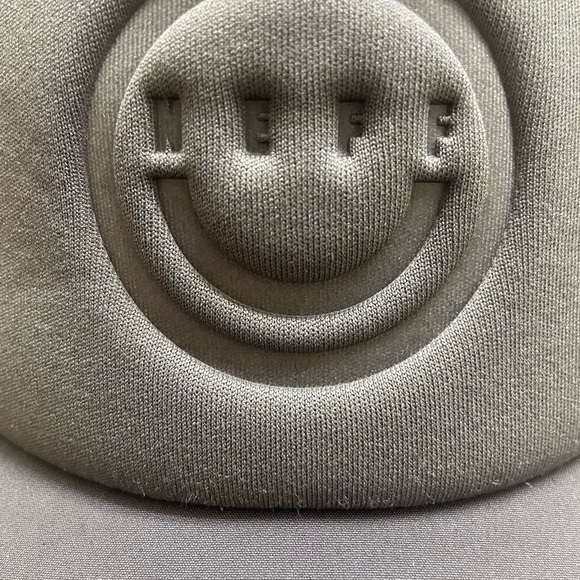 Neff Foam Panel Trucker Hat Cap Snapback Vented Gray Streetwear - Picture 2 of 6